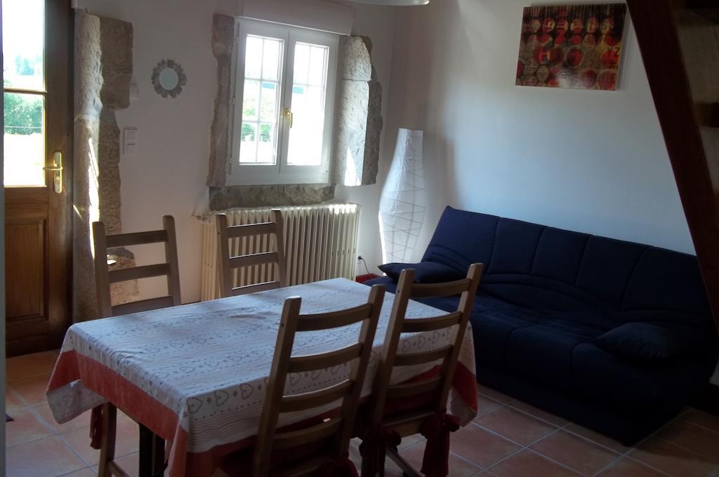 Gite Du Colombier Le Fied Room photo